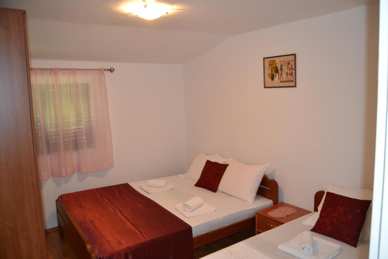 Apartments Dobrisa Kotor Ngoại thất bức ảnh